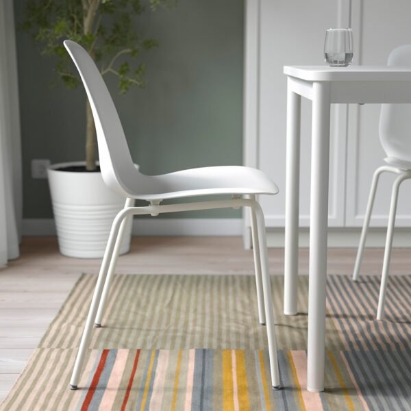 Chair White
